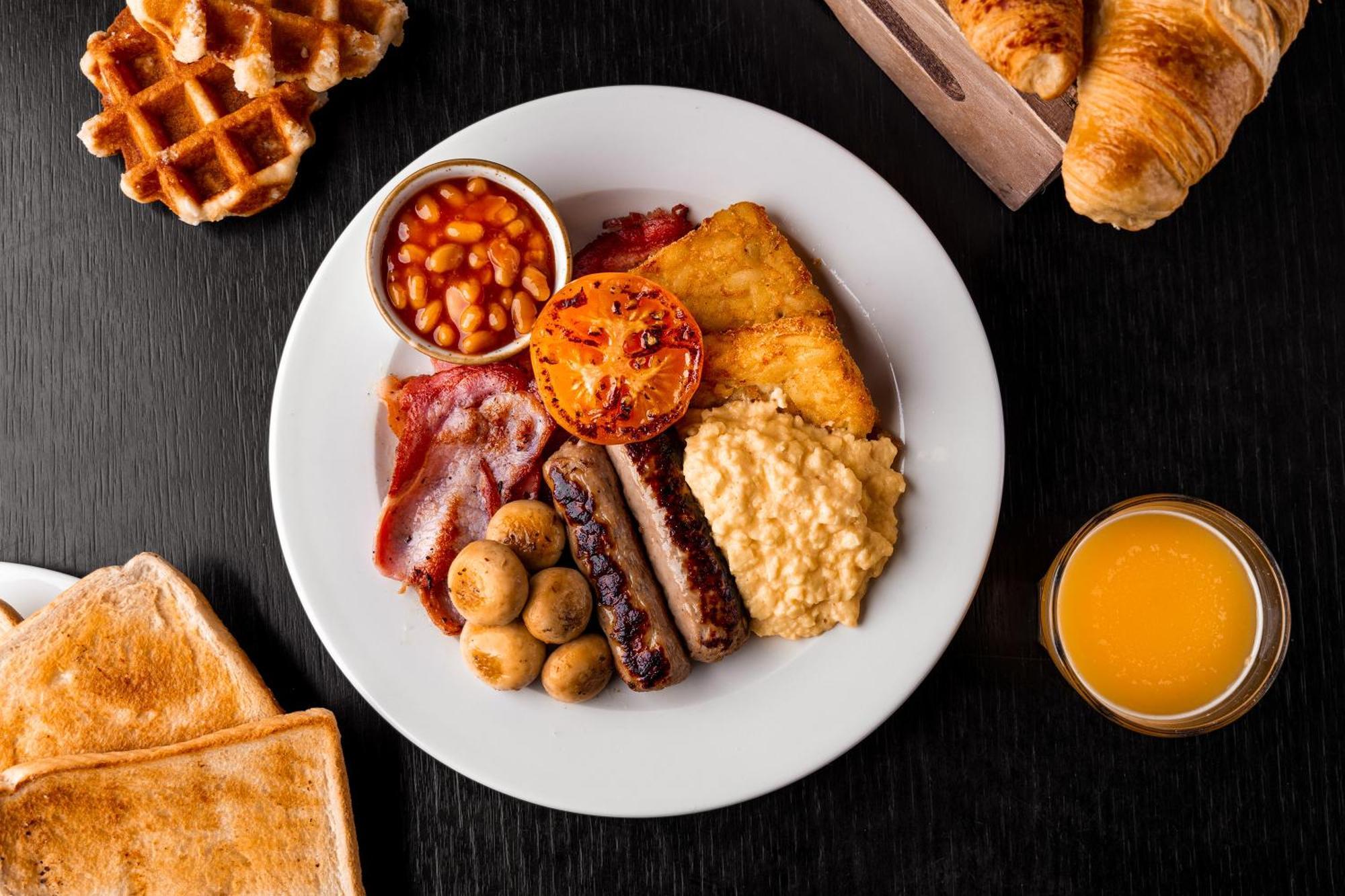 Village Hotel 베이싱스토크 외부 사진